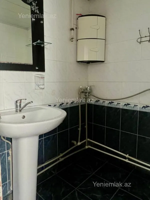Satılır 3 otaqlı köhnə tikili 83 m²