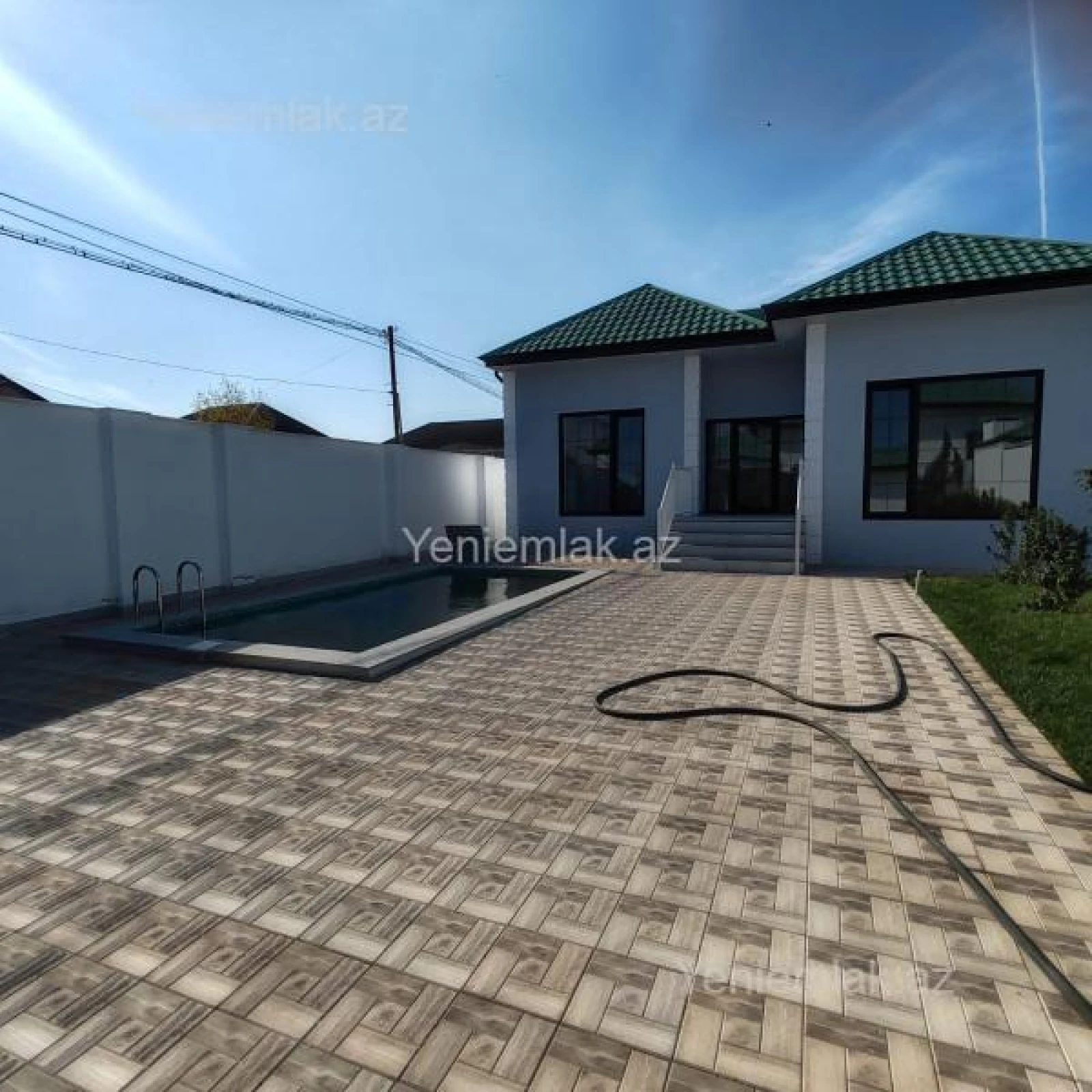 Satılır 4 otaqlı həyət evi 140 m²