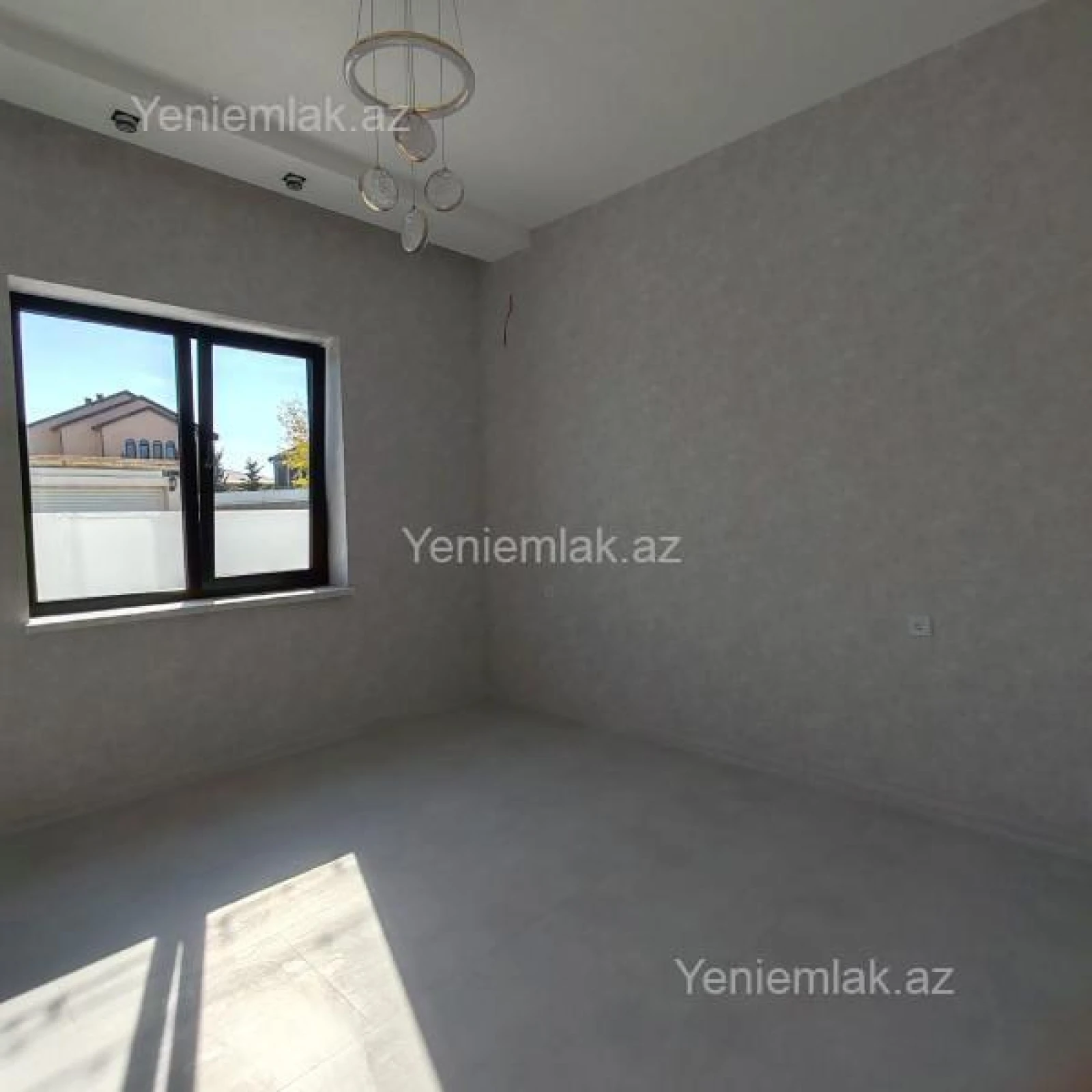Satılır 4 otaqlı həyət evi 140 m²