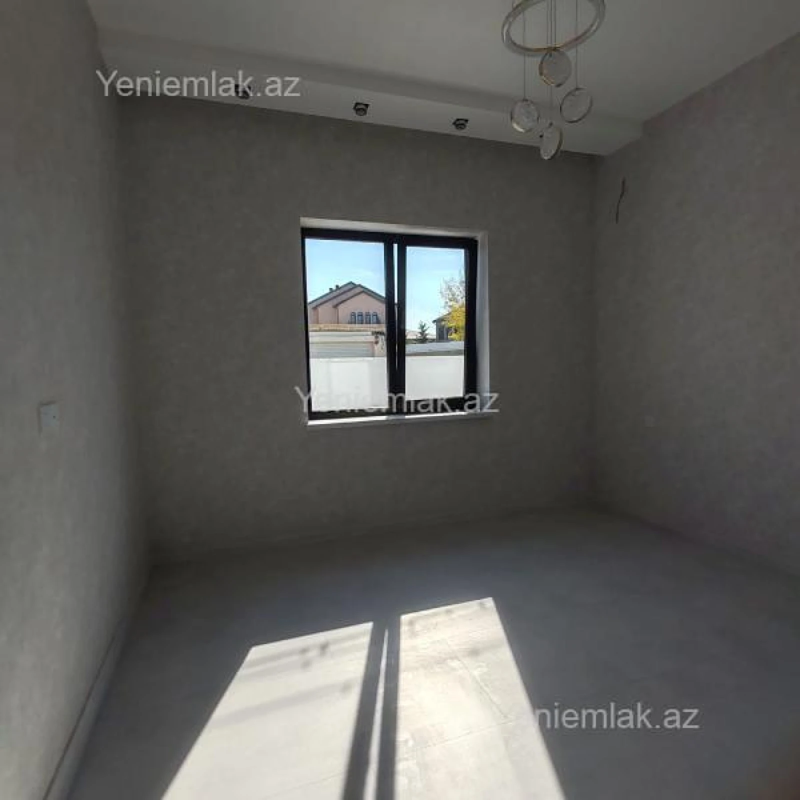 Satılır 4 otaqlı həyət evi 140 m²