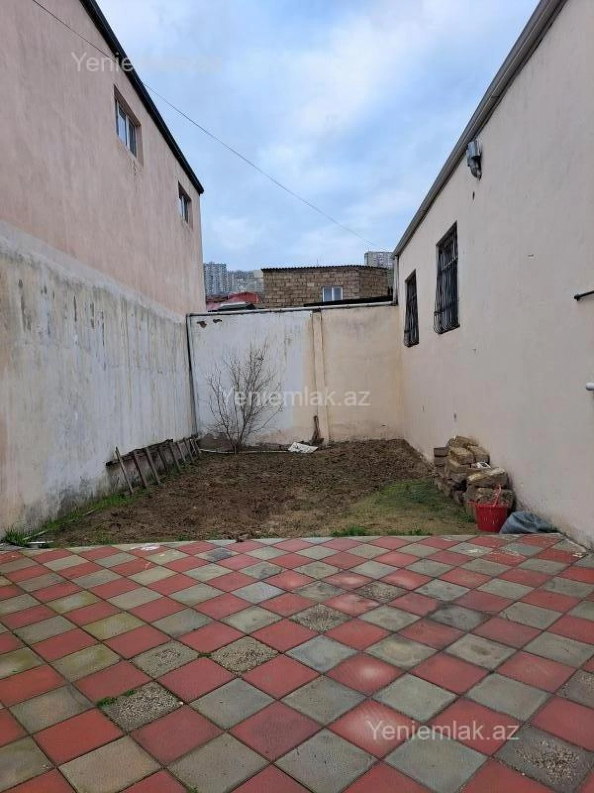 Satılır 4 otaqlı həyət evi 102 m²
