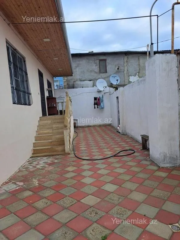 Satılır 4 otaqlı həyət evi 102 m²