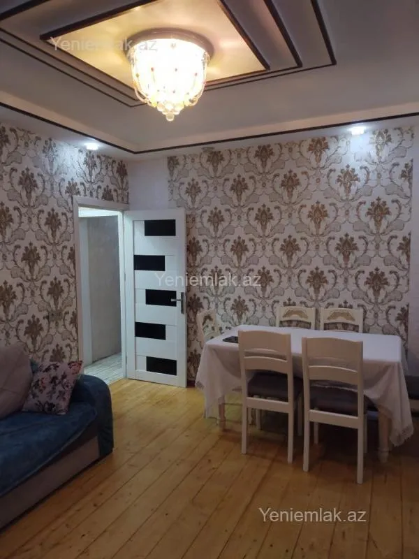 Satılır 2 otaqlı köhnə tikili 60 m²
