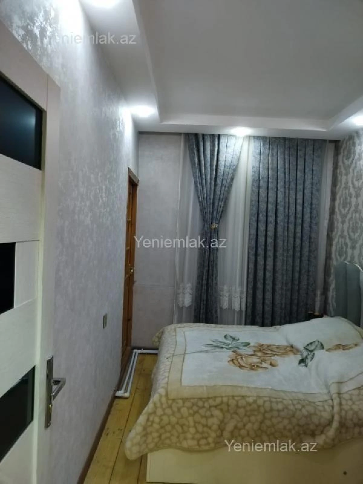 Satılır 2 otaqlı köhnə tikili 60 m²