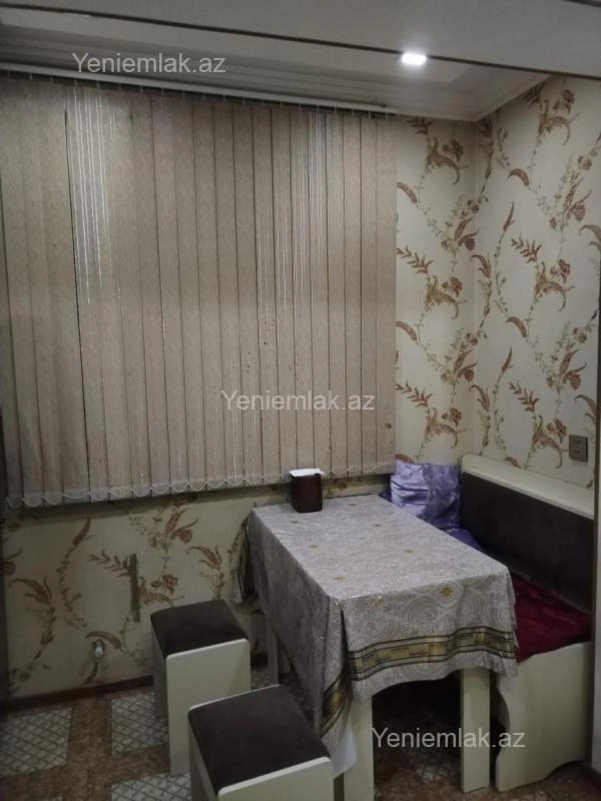 Satılır 2 otaqlı köhnə tikili 60 m²