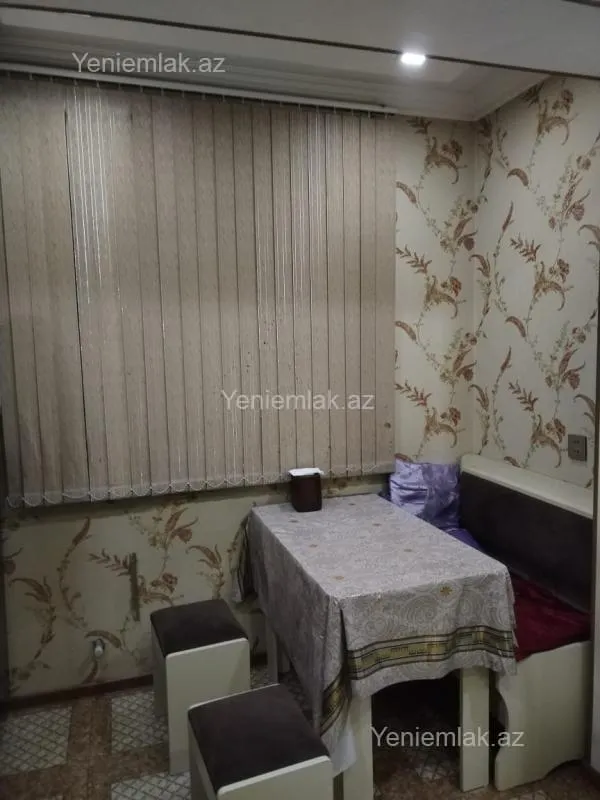 Satılır 2 otaqlı köhnə tikili 60 m²