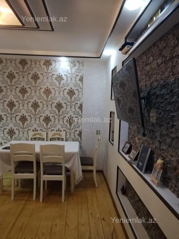 Satılır 2 otaqlı köhnə tikili 60 m²