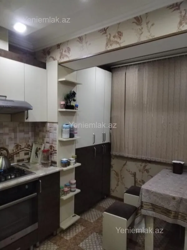 Satılır 2 otaqlı köhnə tikili 60 m²
