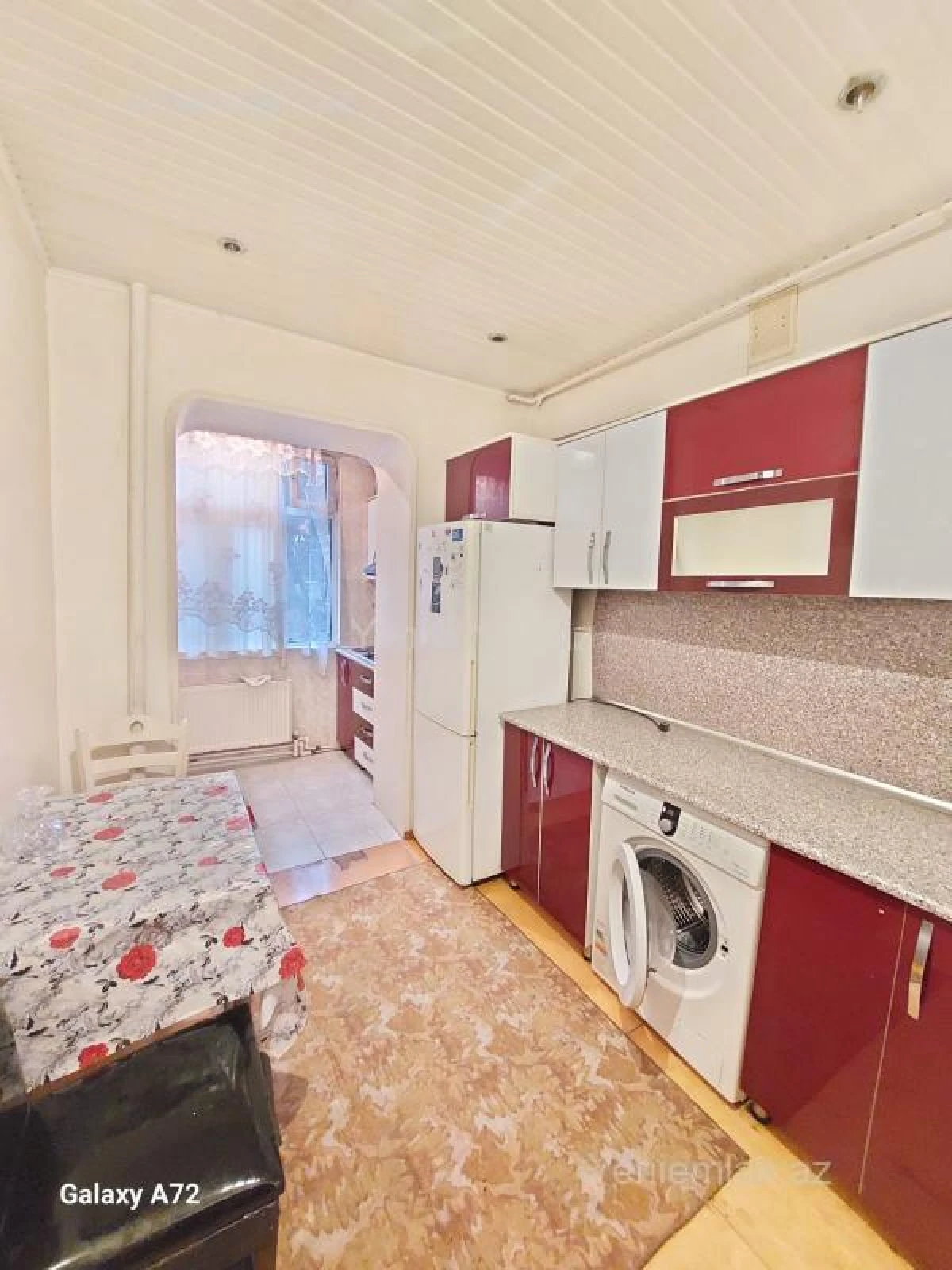 Satılır 3 otaqlı köhnə tikili 72 m²