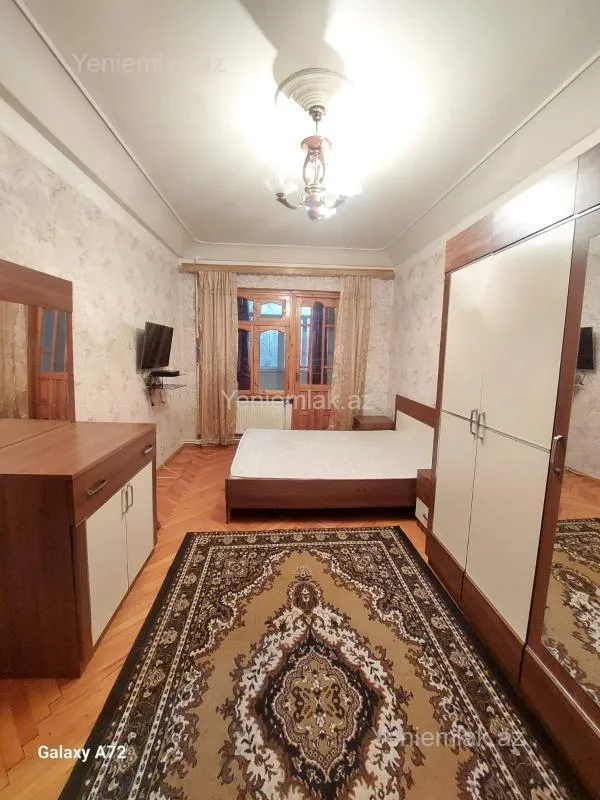 Satılır 3 otaqlı köhnə tikili 72 m²