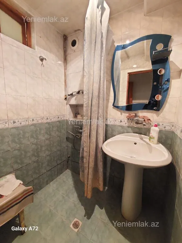 Satılır 3 otaqlı köhnə tikili 72 m²