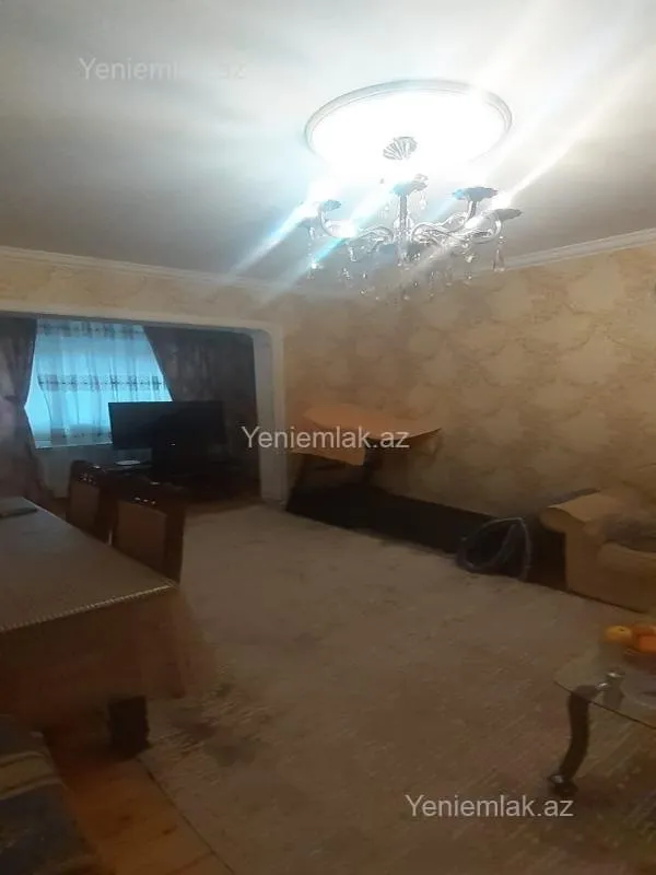 Satılır 3 otaqlı köhnə tikili 85 m²
