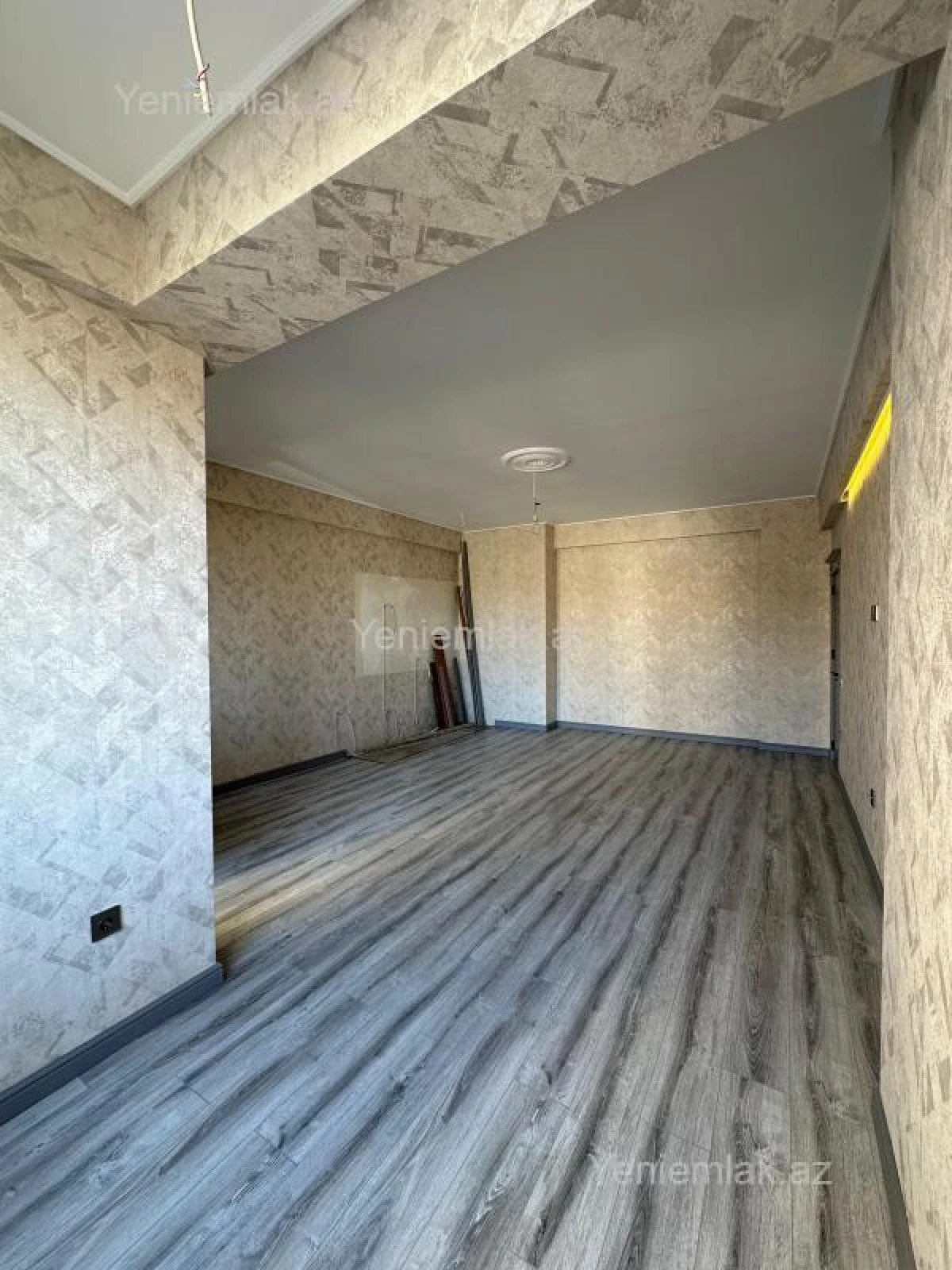 Satılır 2 otaqlı yeni tikili 70 m²