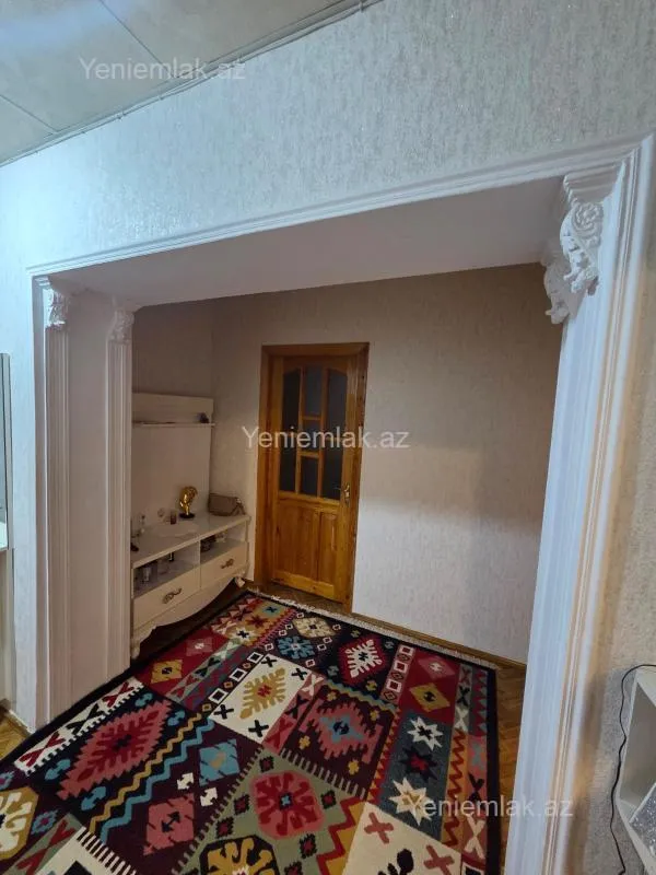 Satılır 4 otaqlı köhnə tikili 82 m²