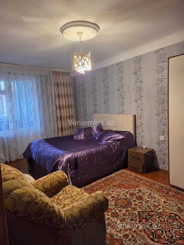 Satılır 4 otaqlı köhnə tikili 82 m²
