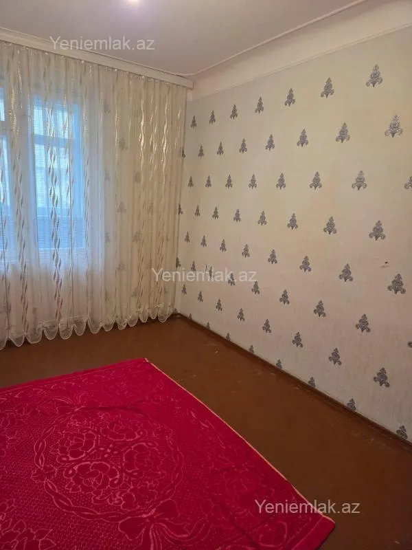Satılır 4 otaqlı köhnə tikili 82 m²