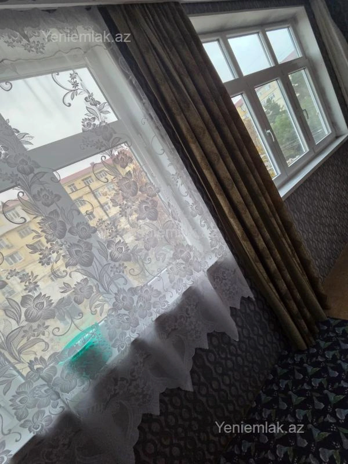 Satılır 4 otaqlı köhnə tikili 82 m²