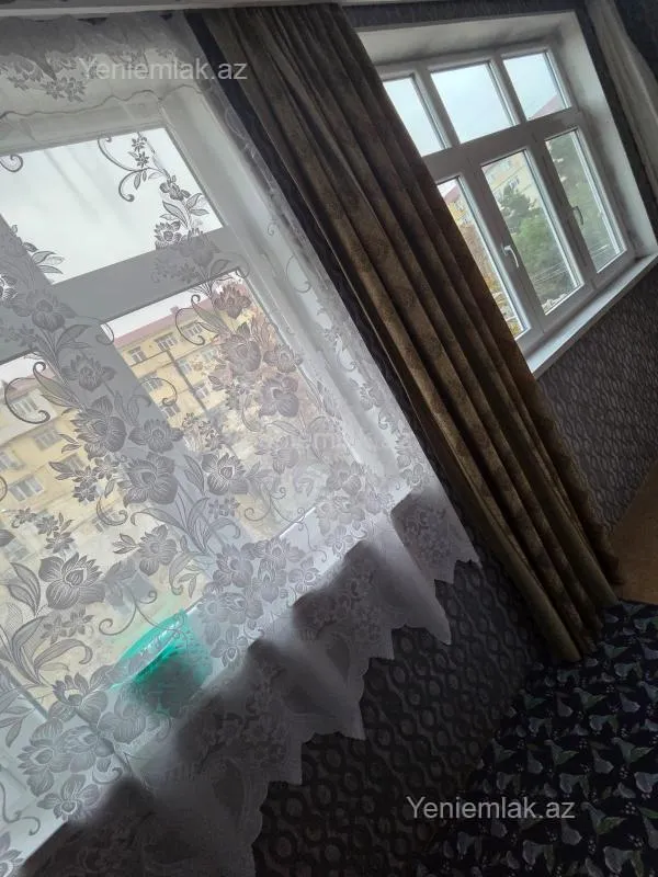 Satılır 4 otaqlı köhnə tikili 82 m²