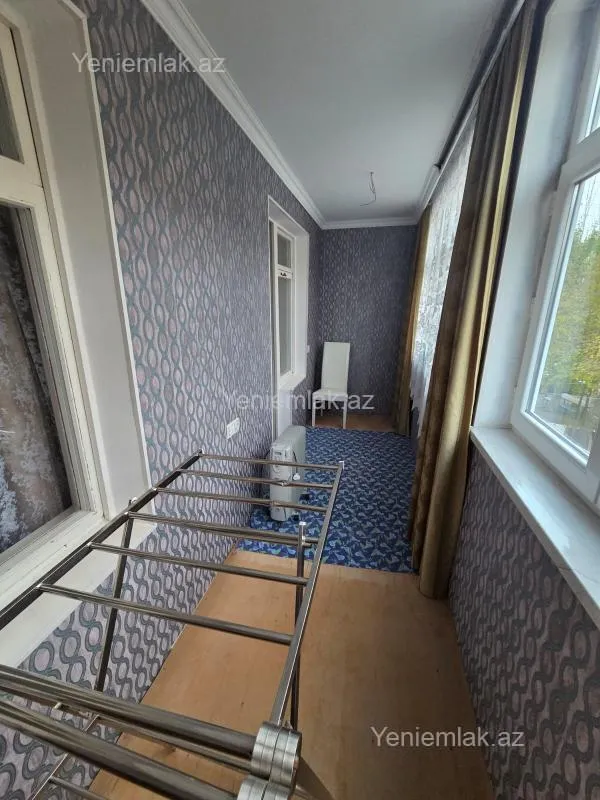 Satılır 4 otaqlı köhnə tikili 82 m²