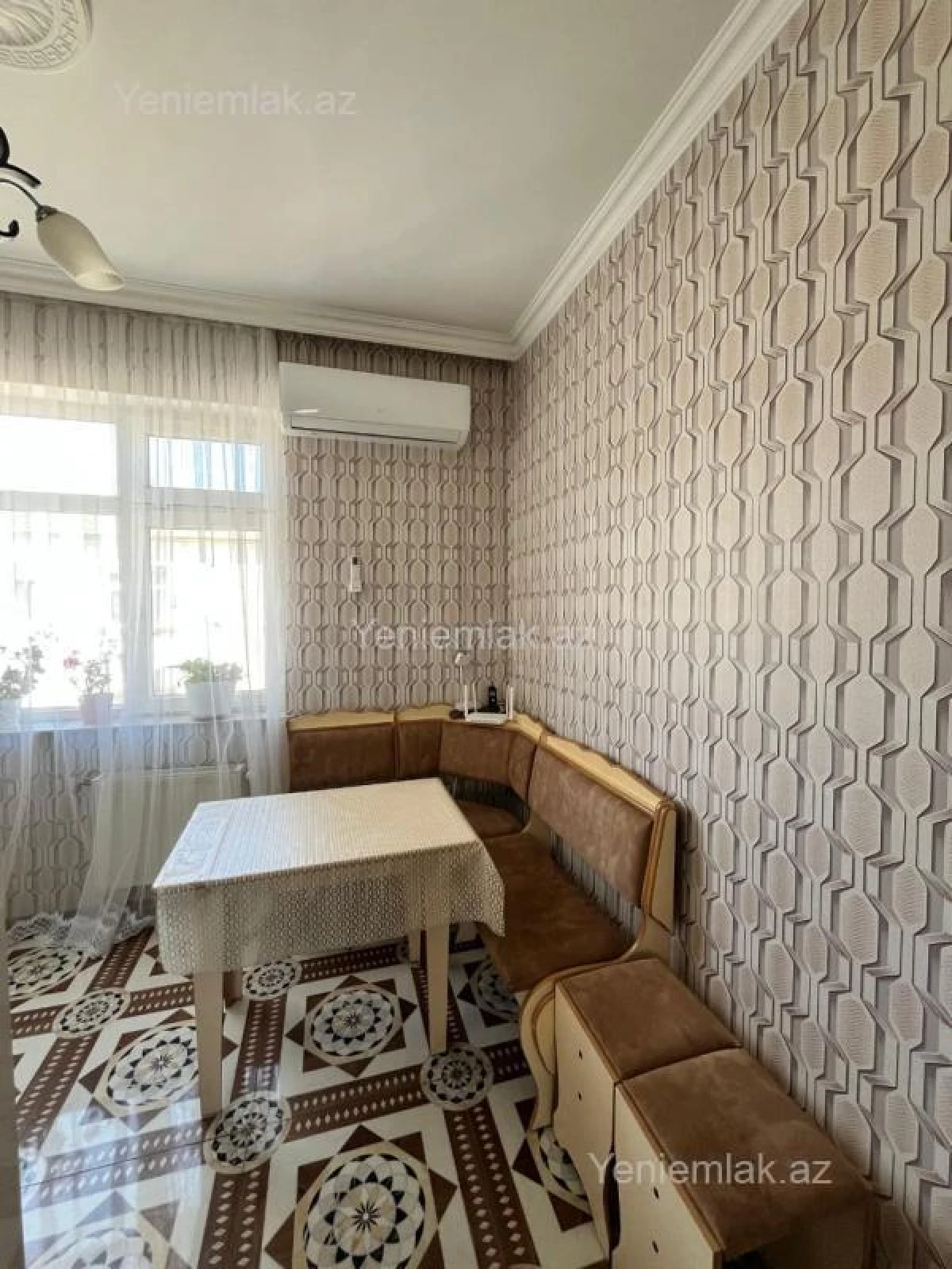 Satılır 3 otaqlı köhnə tikili 76 m²