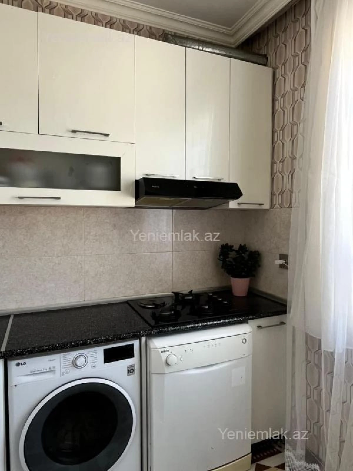 Satılır 3 otaqlı köhnə tikili 76 m²
