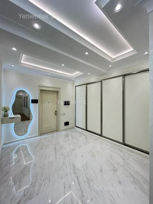 Satılır 4 otaqlı yeni tikili 180 m²