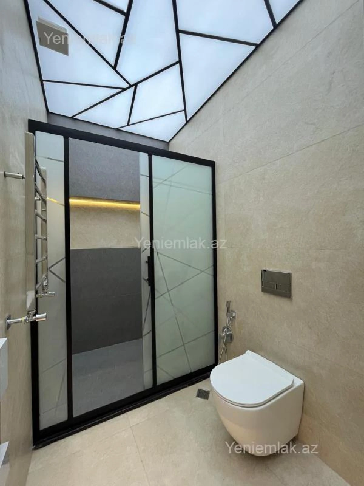 Satılır 3 otaqlı yeni tikili 108 m²