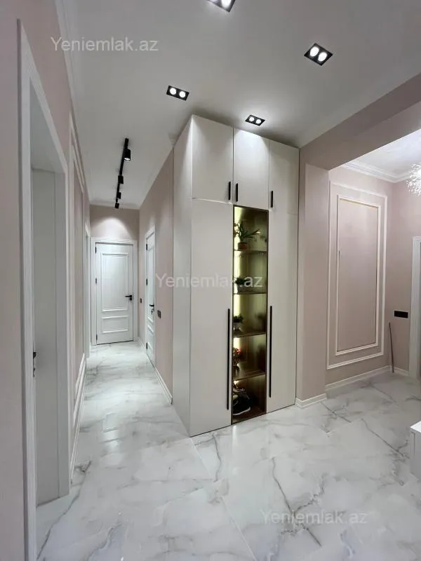 Satılır 3 otaqlı yeni tikili 100 m²