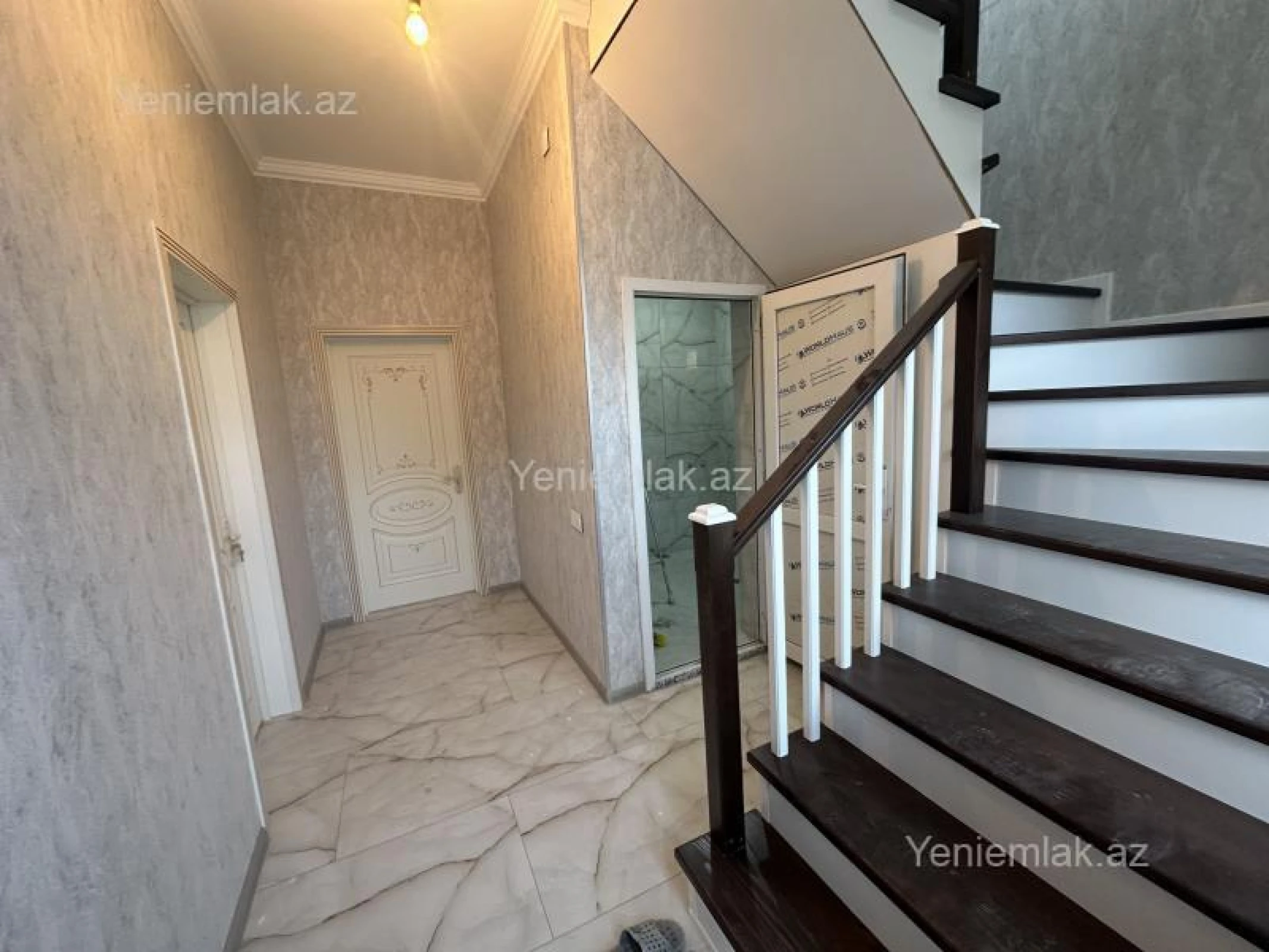 Satılır 4 otaqlı həyət evi 180 m²