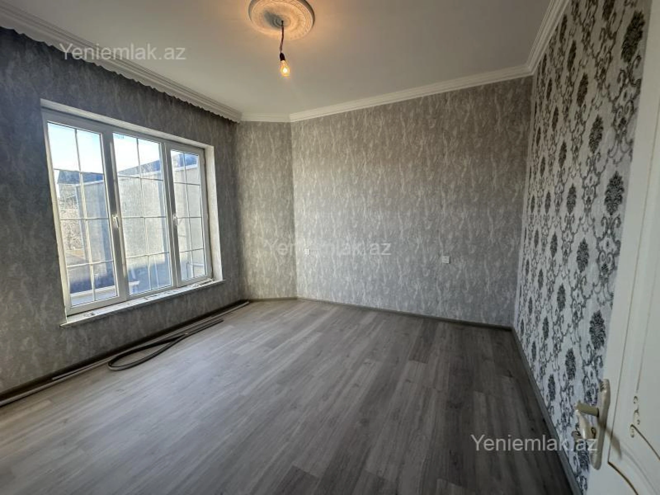 Satılır 4 otaqlı həyət evi 180 m²