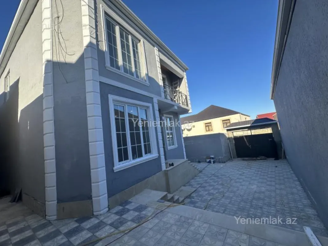 Satılır 4 otaqlı həyət evi 180 m²