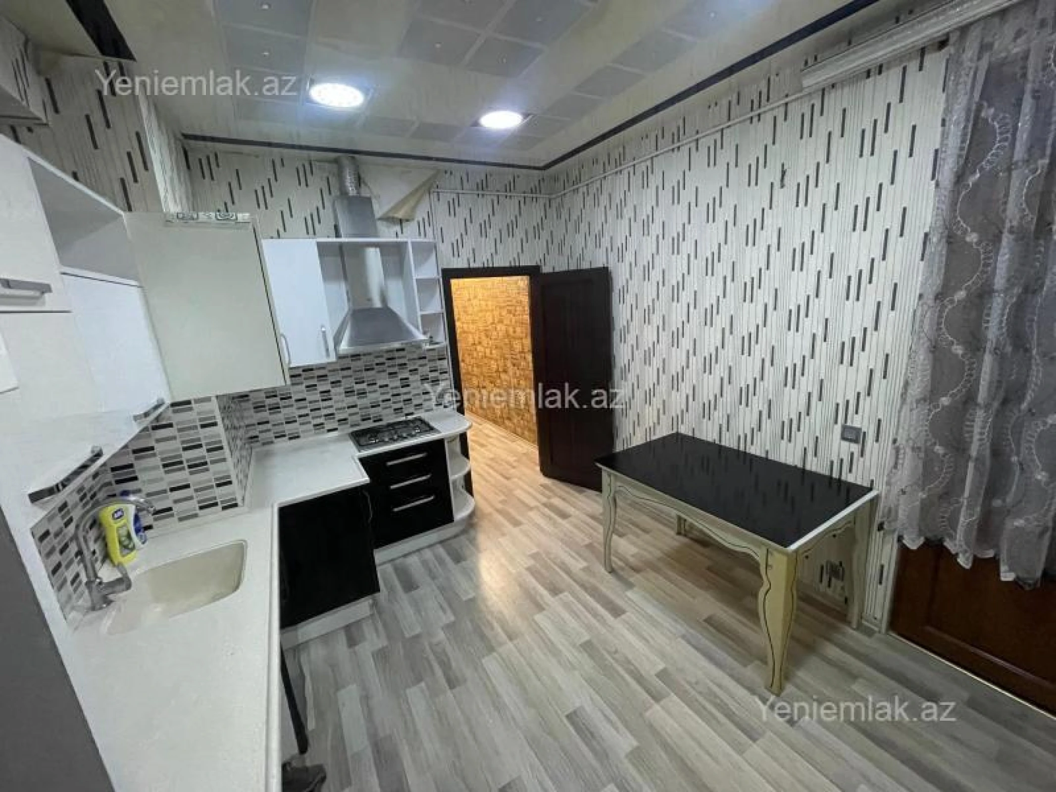 Satılır 4 otaqlı yeni tikili 125 m²