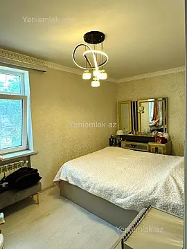 Satılır 2 otaqlı köhnə tikili 60 m²