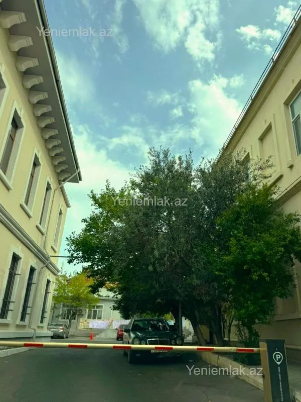 Satılır 2 otaqlı köhnə tikili 60 m²