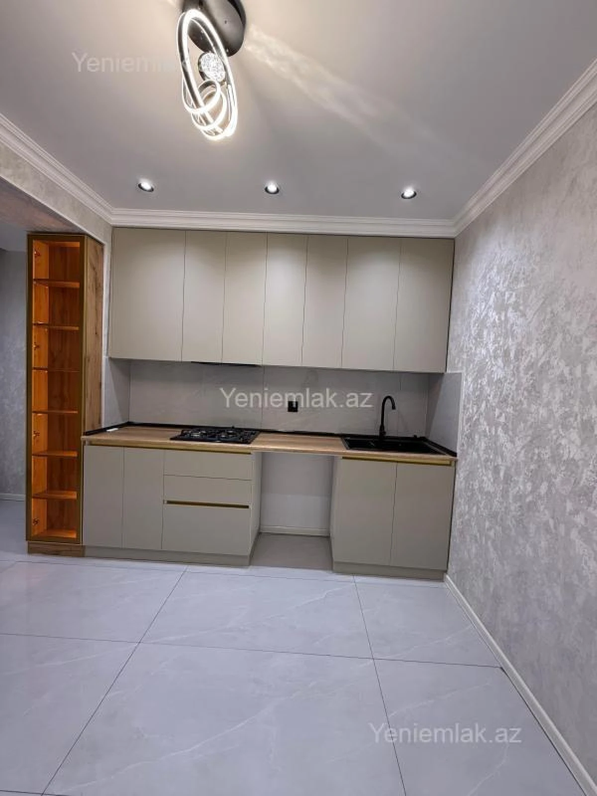 Satılır 3 otaqlı köhnə tikili 82 m²