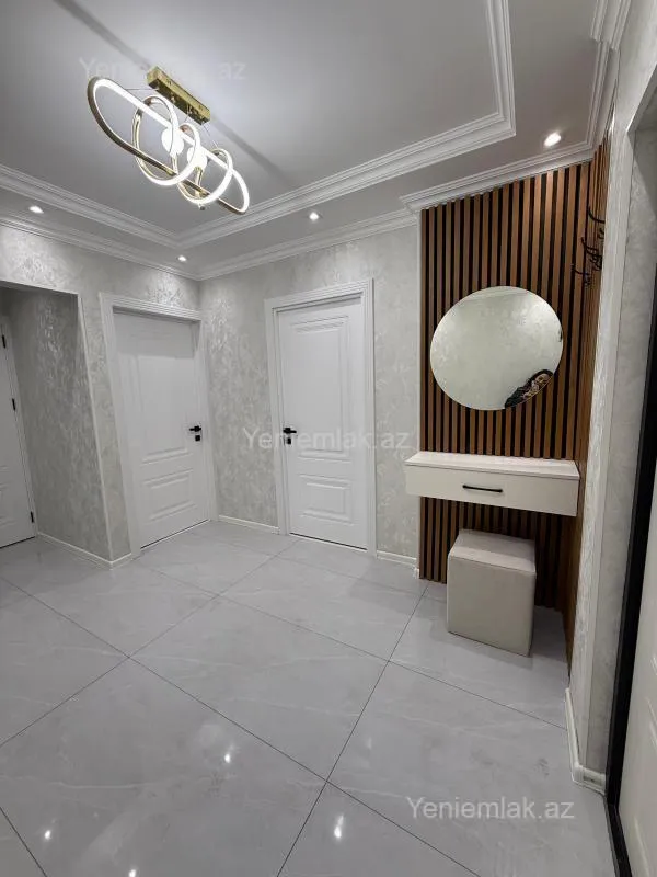 Satılır 3 otaqlı köhnə tikili 82 m²