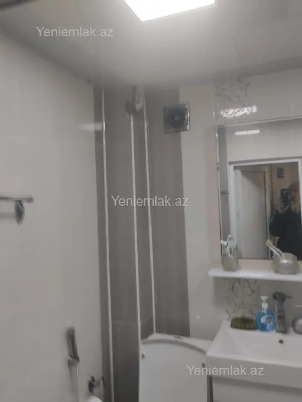 Satılır 2 otaqlı köhnə tikili 50 m²