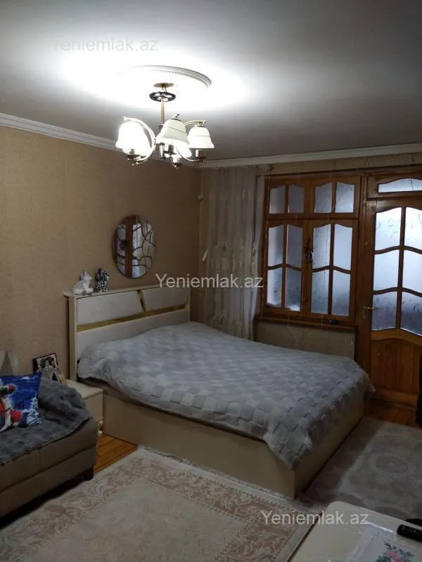 Satılır 2 otaqlı köhnə tikili 50 m²