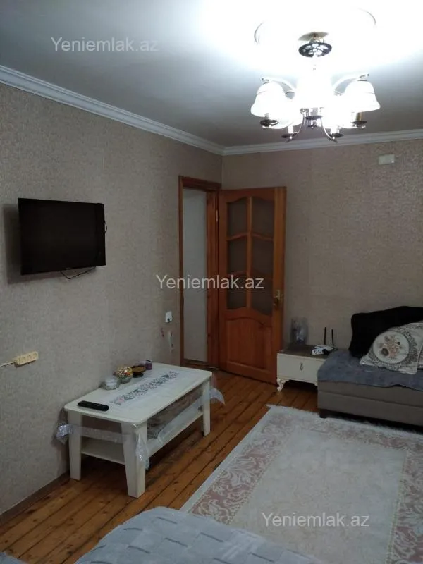 Satılır 2 otaqlı köhnə tikili 50 m²