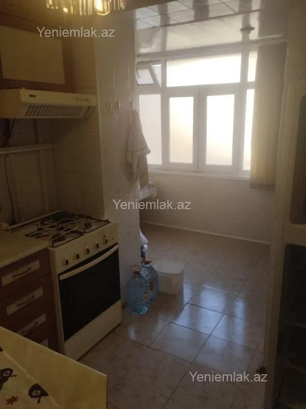 Satılır 2 otaqlı köhnə tikili 50 m²