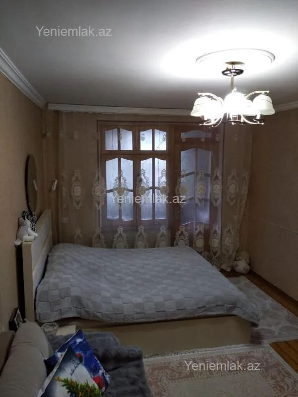 Satılır 2 otaqlı köhnə tikili 50 m²