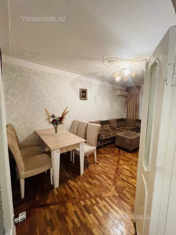 Satılır 2 otaqlı köhnə tikili 60 m²