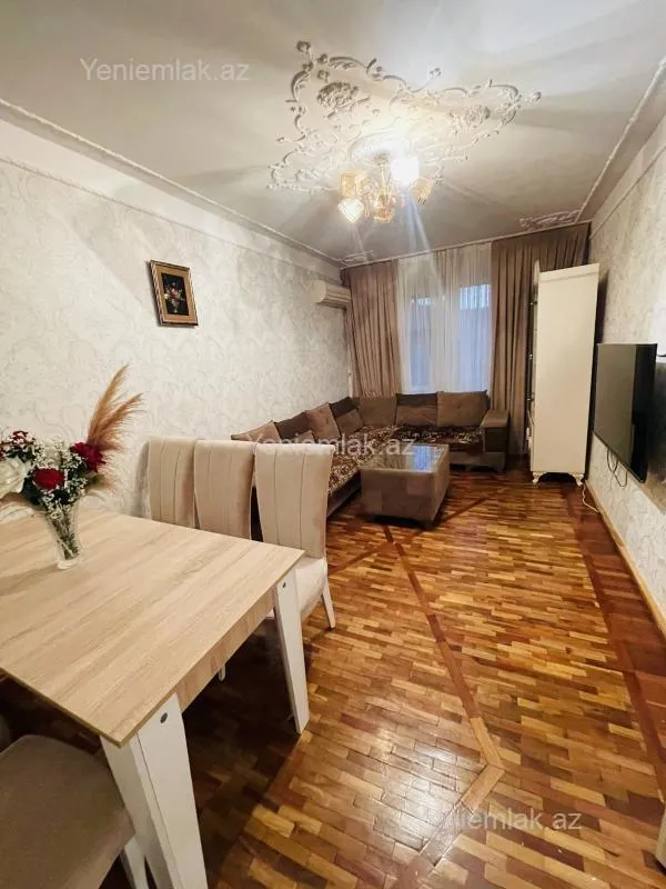 Satılır 2 otaqlı köhnə tikili 60 m²