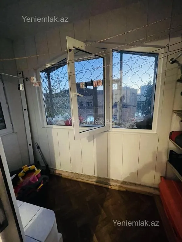 Satılır 2 otaqlı köhnə tikili 60 m²