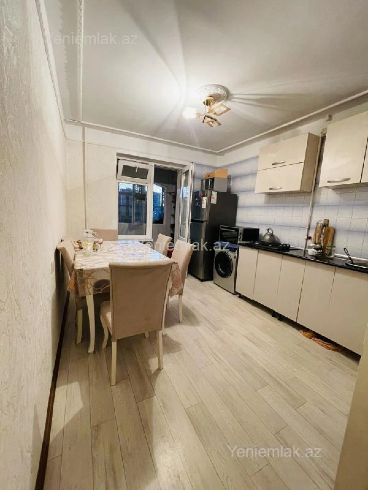 Satılır 2 otaqlı köhnə tikili 60 m²