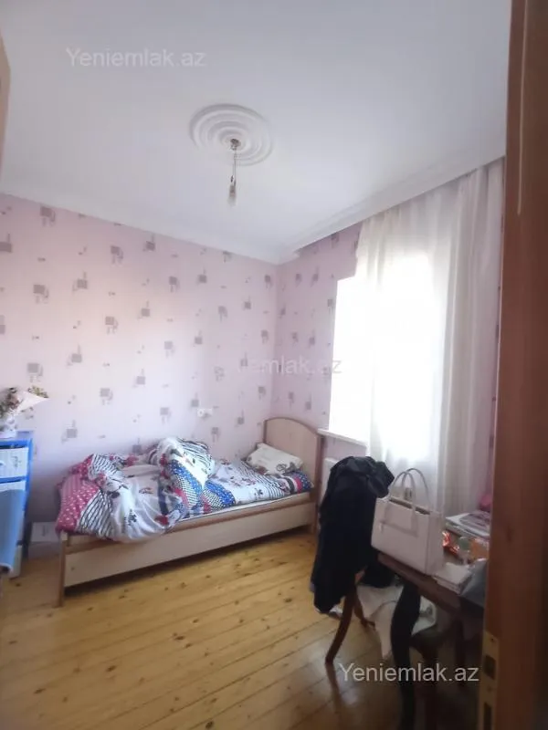 Satılır 4 otaqlı həyət evi 140 m²