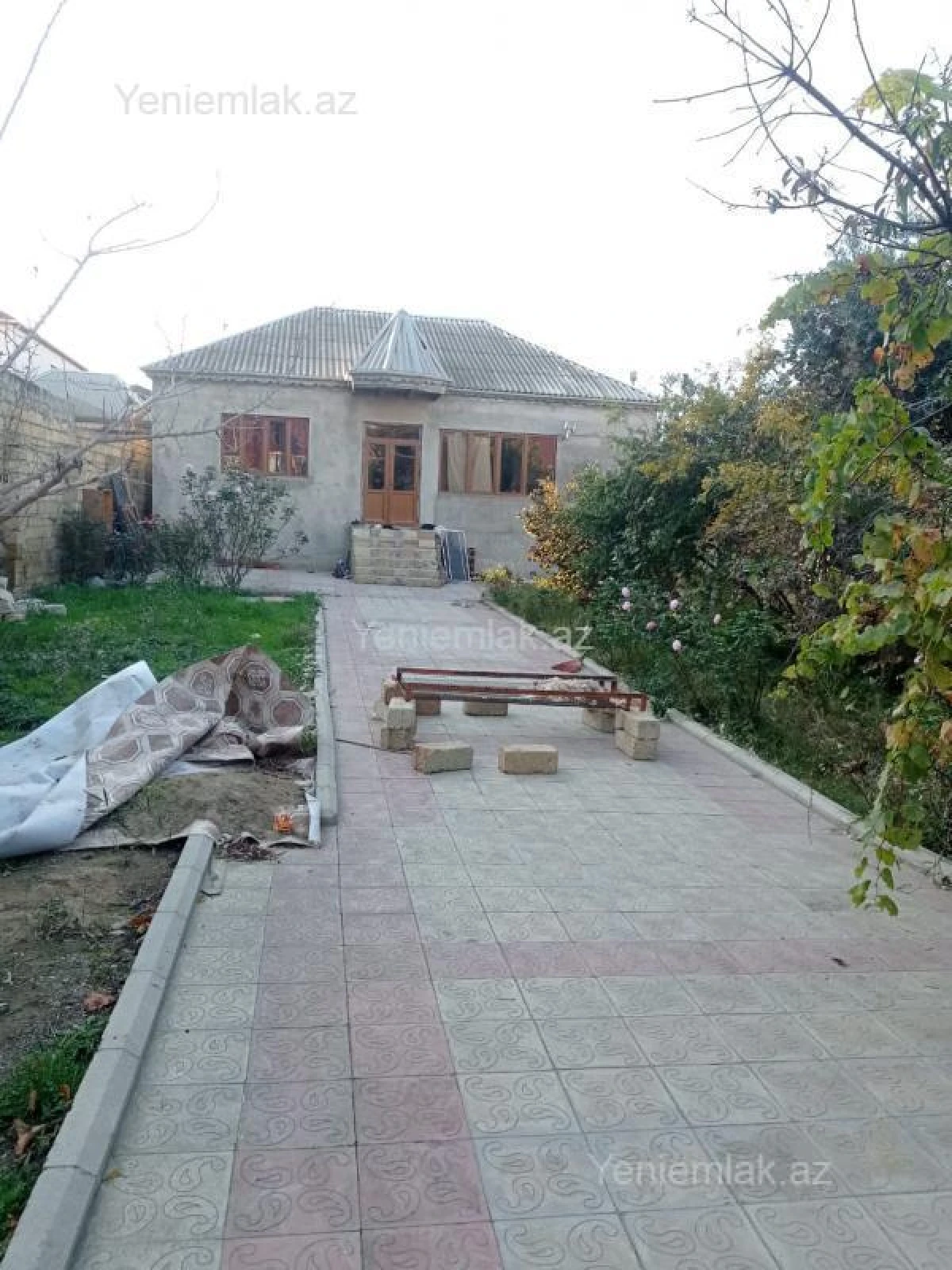 Satılır 4 otaqlı həyət evi 140 m²
