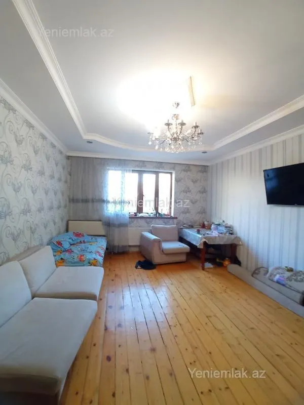Satılır 4 otaqlı həyət evi 140 m²