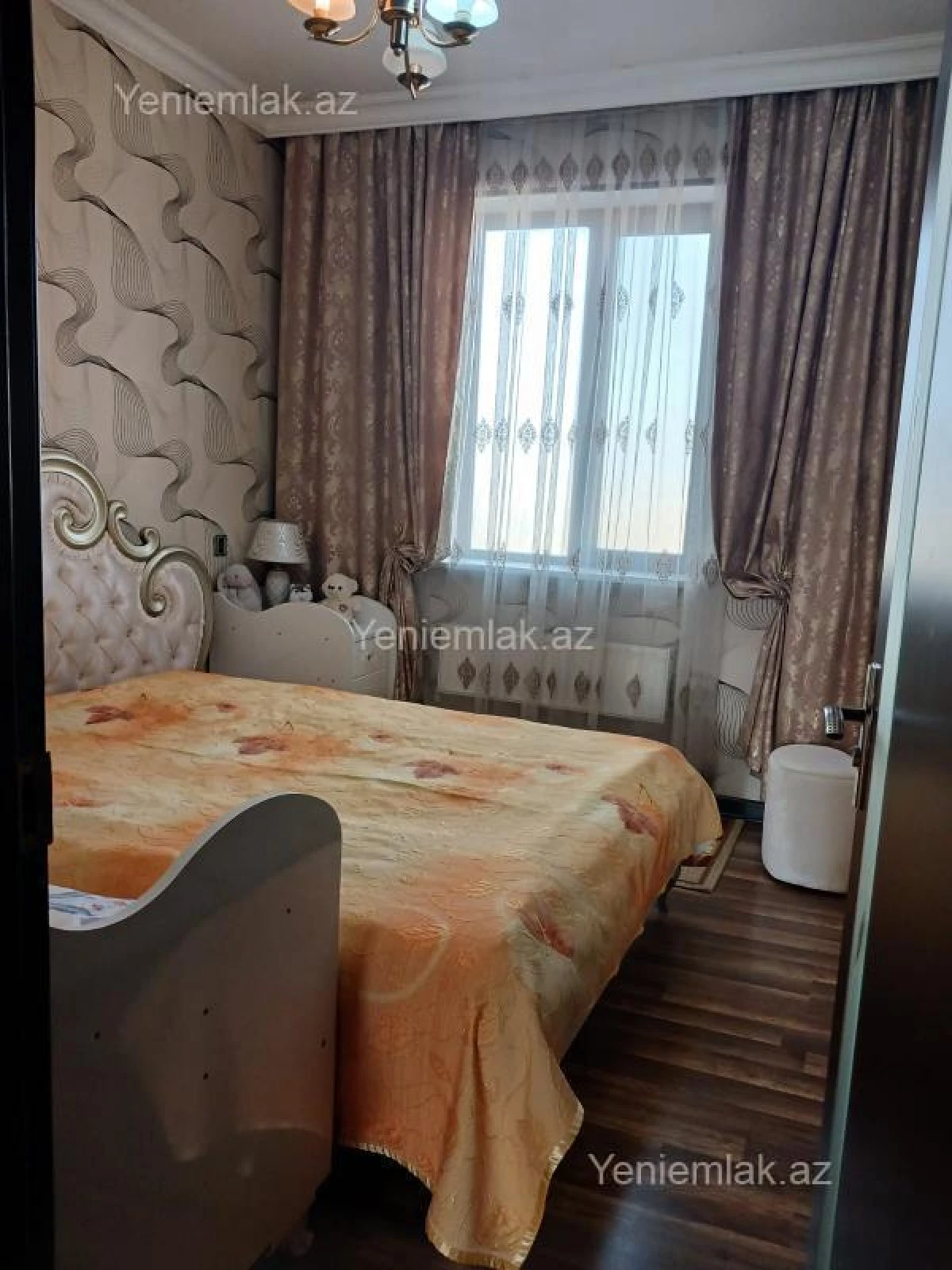 Satılır 5 otaqlı həyət evi 280 m²