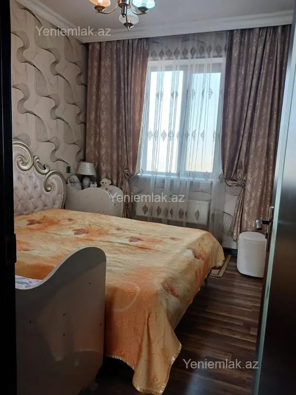Satılır 5 otaqlı həyət evi 280 m²